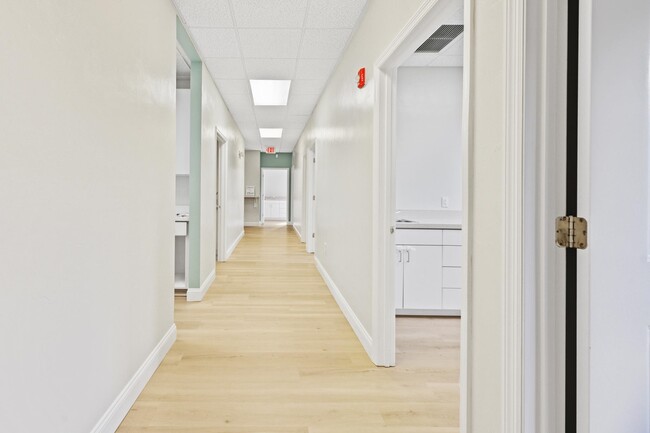 Building Photo - 3606 Maclay Blvd