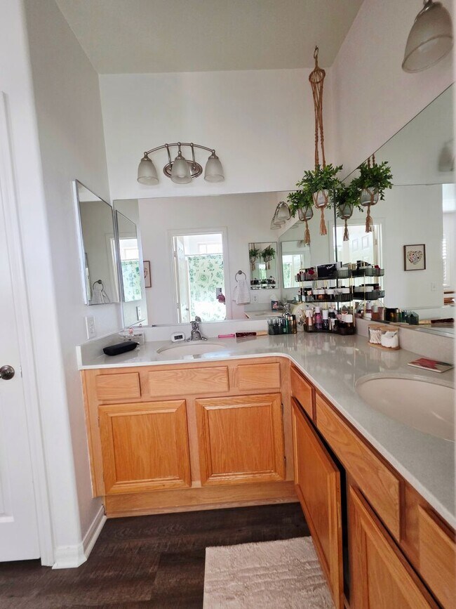 Building Photo - Comfortable Living in the Heart of Rancho Rose