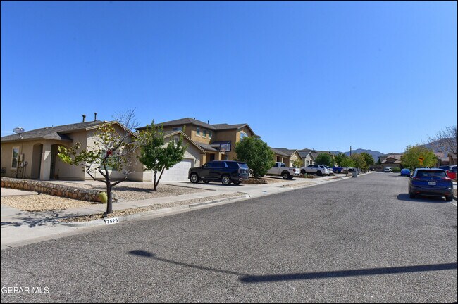 Building Photo - 7528 Wolf Creek Dr
