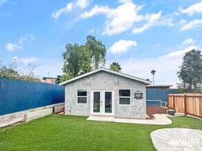 Building Photo - Great 1B/1BA in Fox Canyon!