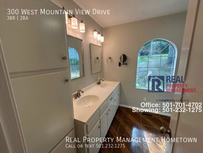 Building Photo - 300 W Mountain View Dr