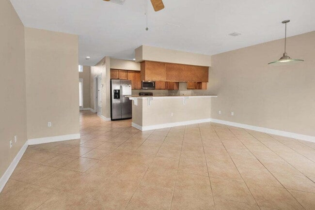 Building Photo - Charming 2-Bed, 2.5-Bath Townhouse Retreat in the Heart of Fort Walton Beach!