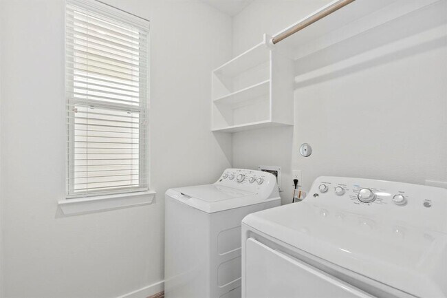 Building Photo - 3643 Standing Rock Dr