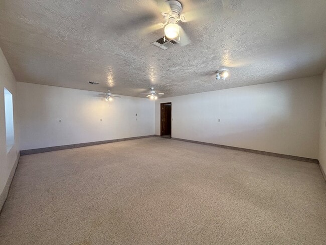Building Photo - 34 E 350 N