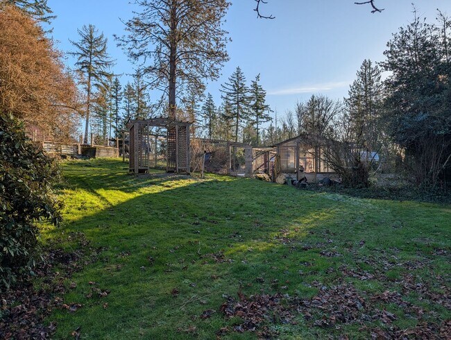 Building Photo - 12633 E Lake Dr