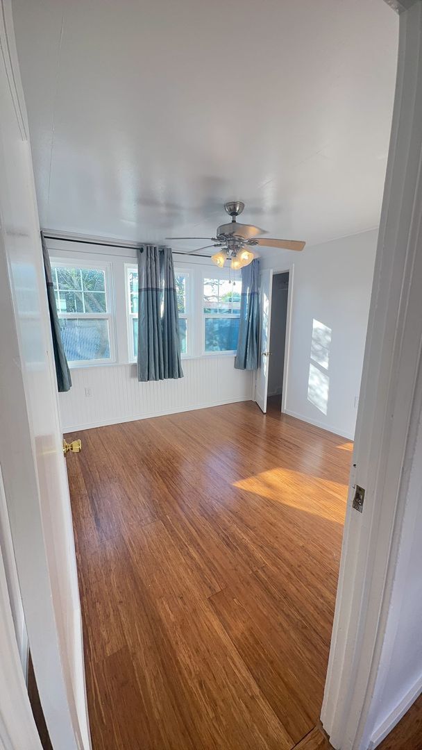 Building Photo - Single Family 2 Bedroom 1 Bath Home on Large Fenced Lot