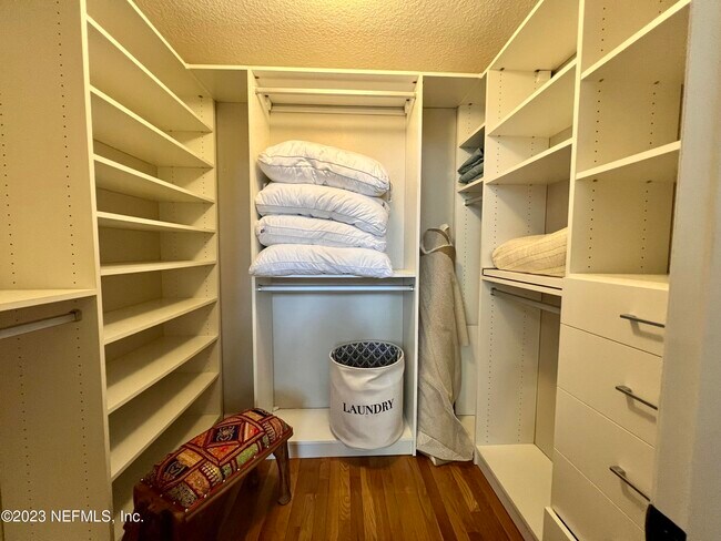 Building Photo - 2525 College St