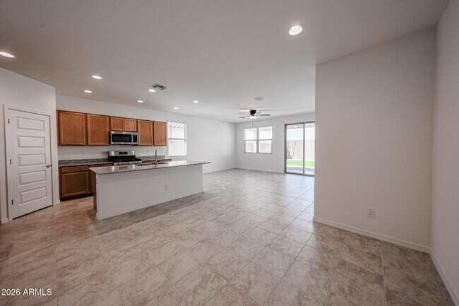 Building Photo - 26134 N 170th Ave