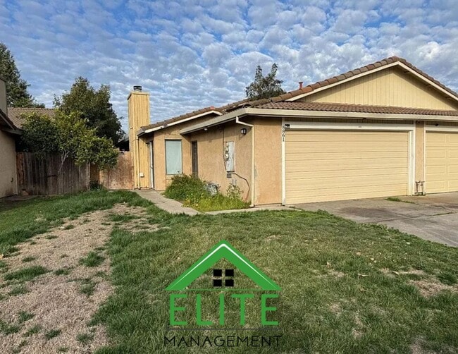 Primary Photo - **Charming 3-Bedroom Condo in Fox Creek – ...