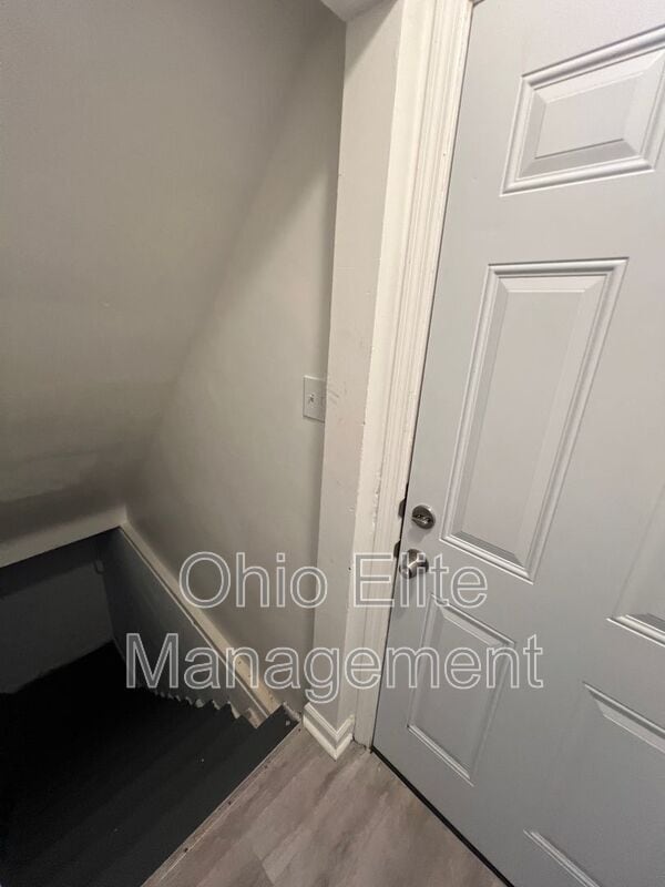 Building Photo - 397 1/2 S Ogden Ave