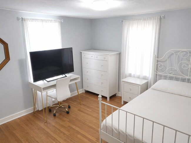 Building Photo - 4-Bedroom Home for Rent in the Heart of Sixteen Acres