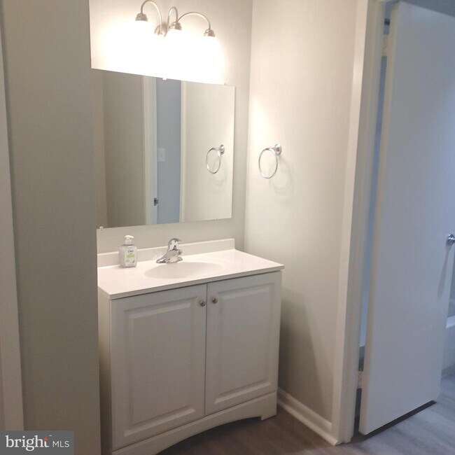 Building Photo - 3701 S George Mason Dr