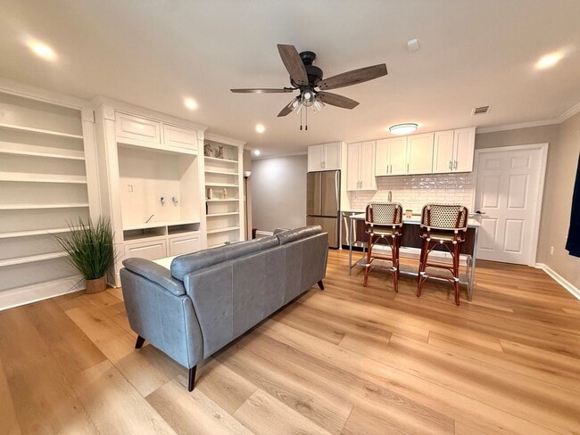 Building Photo - Charming 2BR House in Atlanta/ East Point