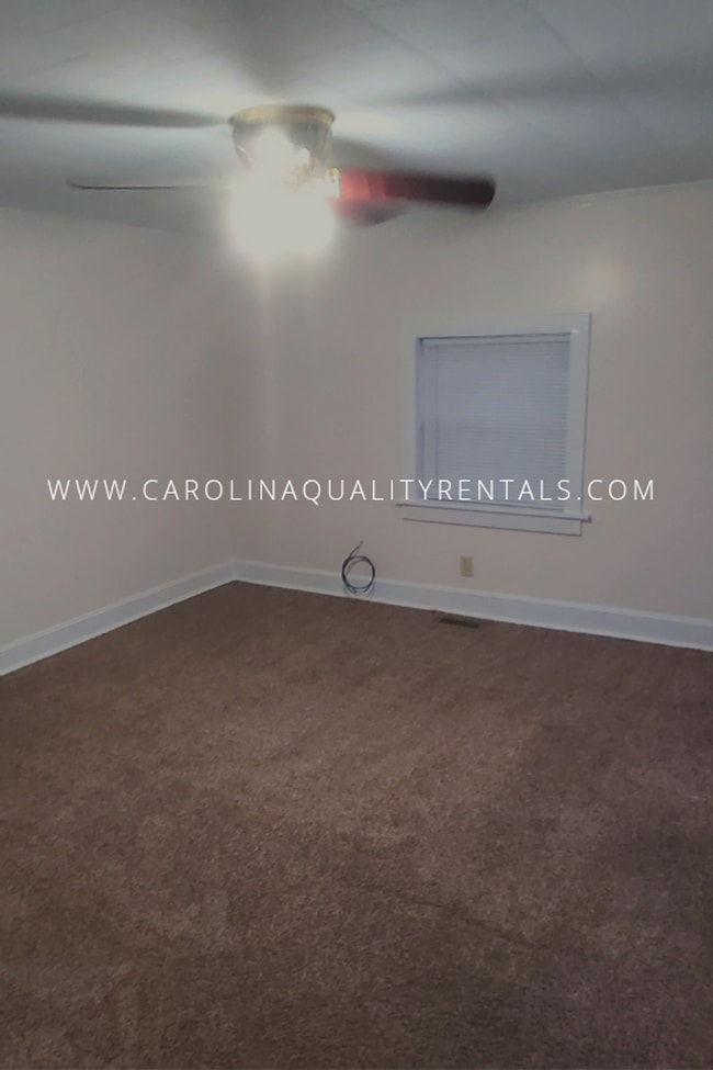 Building Photo - 2 Bedroom 1 Bath House Henderson NC