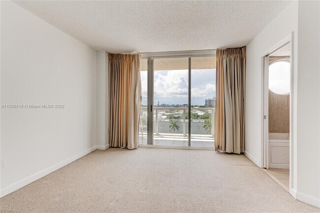 Building Photo - 7330 Ocean Terrace