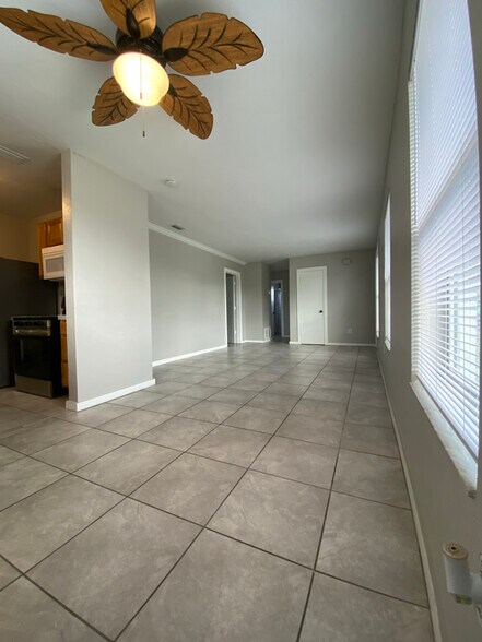 Building Photo - 2901 Garden Terrace NE