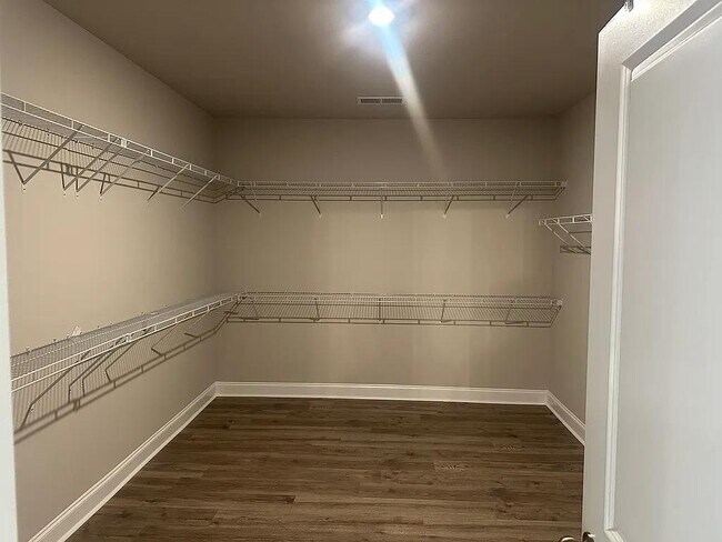 Building Photo - 1519 Windward Dr