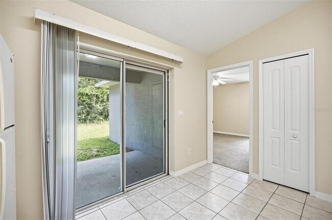 Building Photo - 165 Plainview Dr