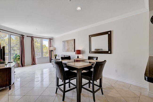 Building Photo - Luxurious Meridian Condo. Live 24/7 Guard ...