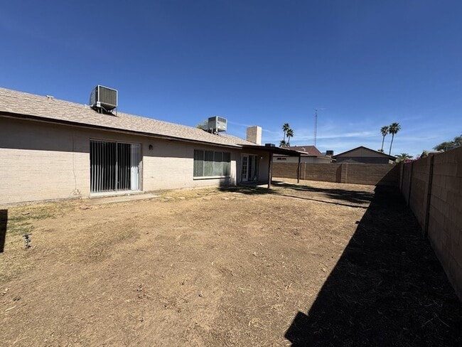 Building Photo - 5339 W Yucca St