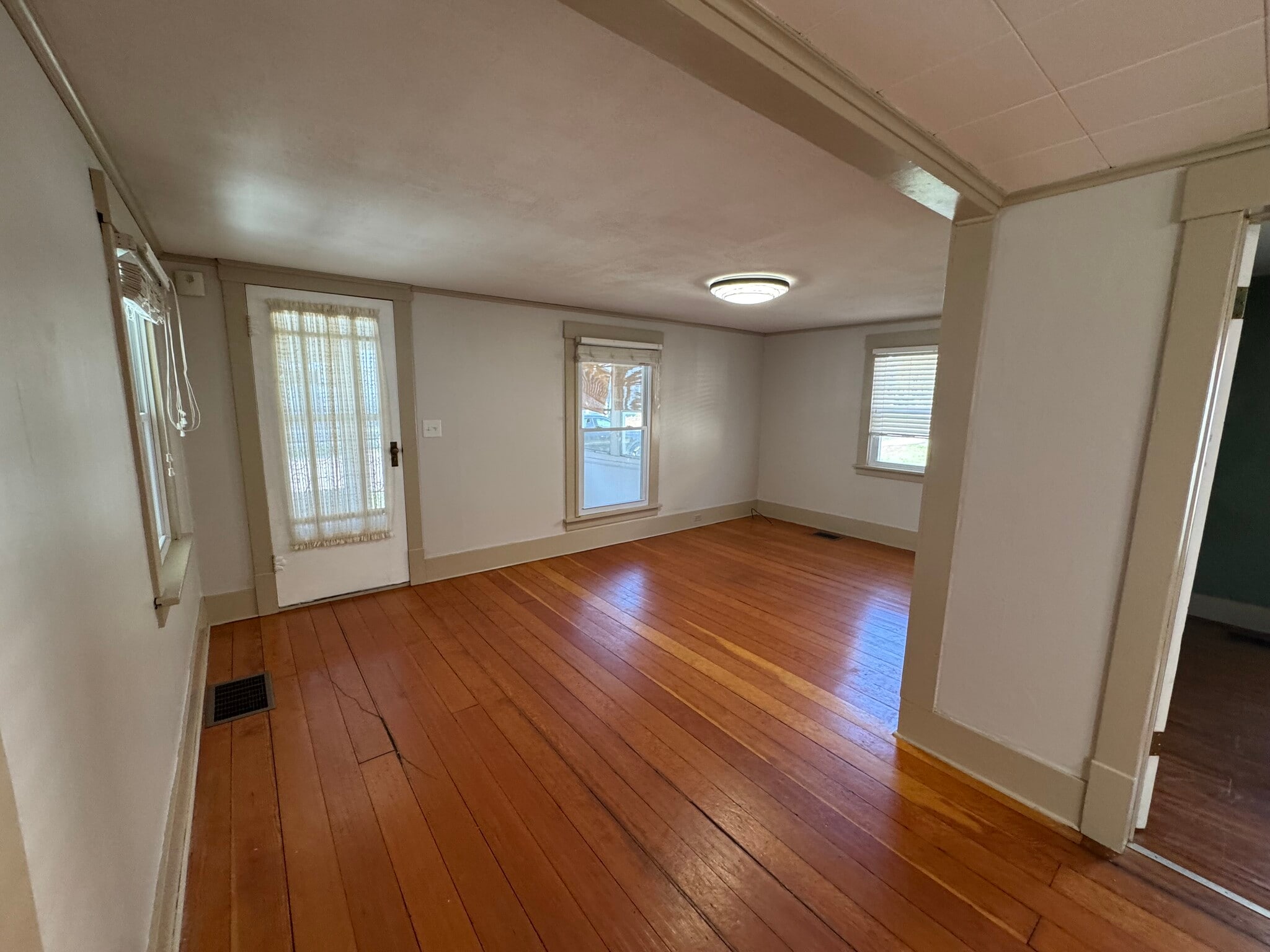 Building Photo - 11 Lincoln Ave