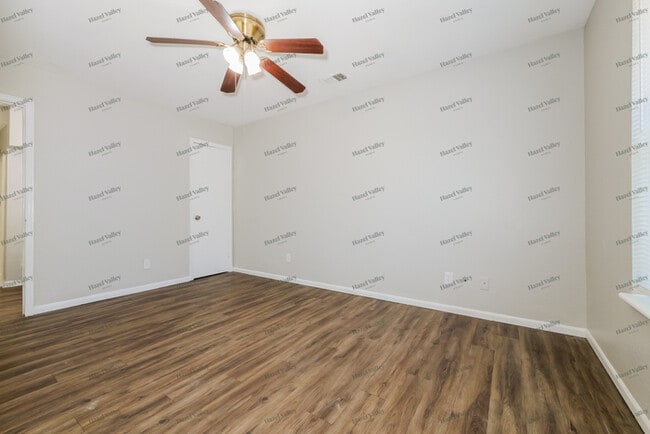 Building Photo - 7134 Agnes Ave