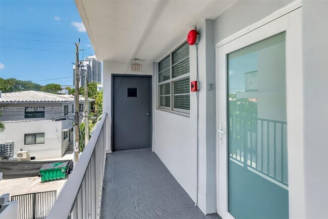 Building Photo - 360 Meridian Ave