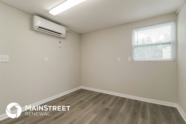 Building Photo - 560 Georgia Ave