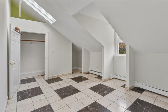 Building Photo - 571 Somerville Ave