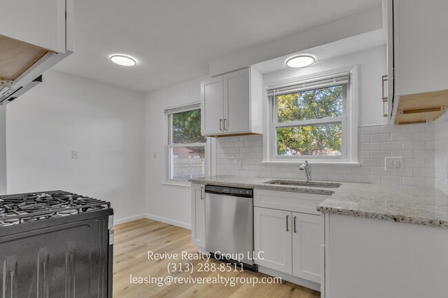 Building Photo - 4802 Niagara St