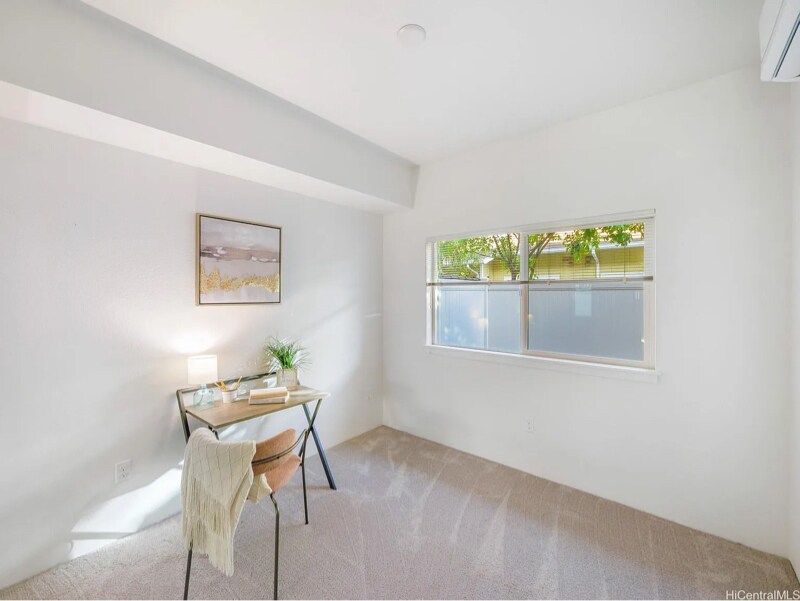 Building Photo - 458 Manawai St