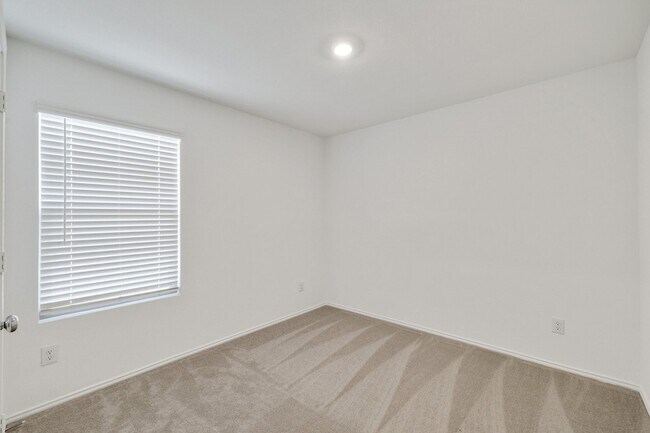 Building Photo - 2809 Ozark Cir