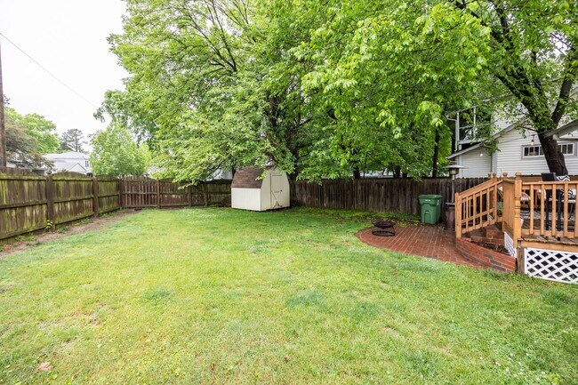 Building Photo - Quaint 2 Bedroom 1 Bath Home in Forest Hil...