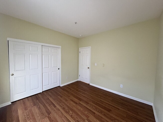 Building Photo - 2 Bedroom 2 bath Available in Sunnyvale, C...