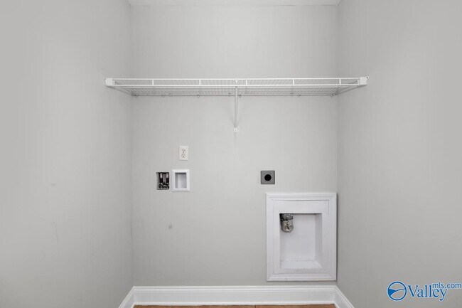 Building Photo - 318 Dovington Dr