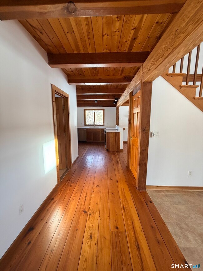 Building Photo - 249 Woodbury Rd