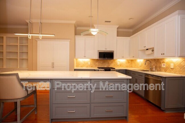 Building Photo - 4701-12 Turnberry Ln