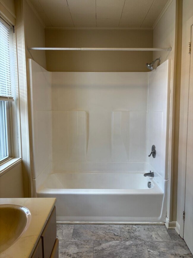 Building Photo - North Corner