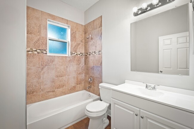 Building Photo - 1945 Redell St