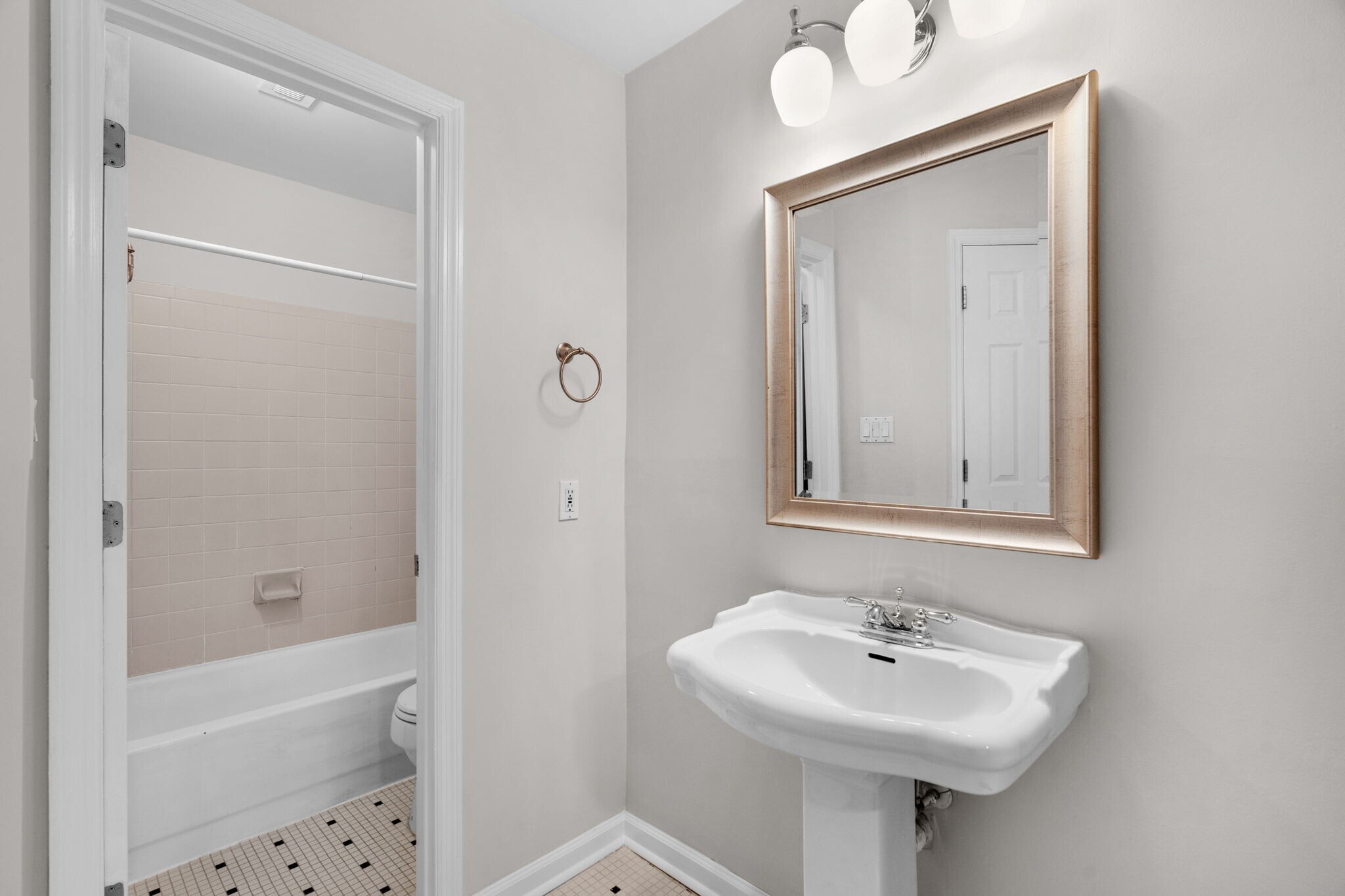 Building Photo - 2508 Cranbrook Ln