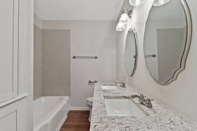 Building Photo - Completely Renovated Home Less Than 1 Mile From TCU