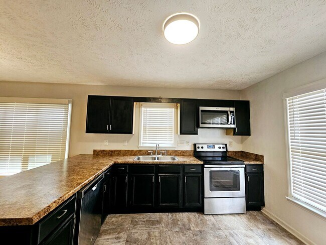 Building Photo - Town Of Springlake