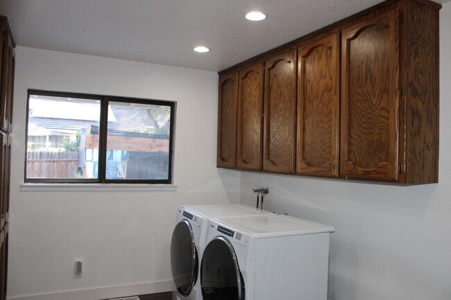 Building Photo - 7610 Woodborough Dr