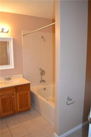 Building Photo - 713 Mack Dr