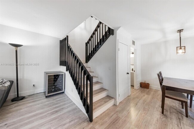 Building Photo - 11913 SW 11th Ct