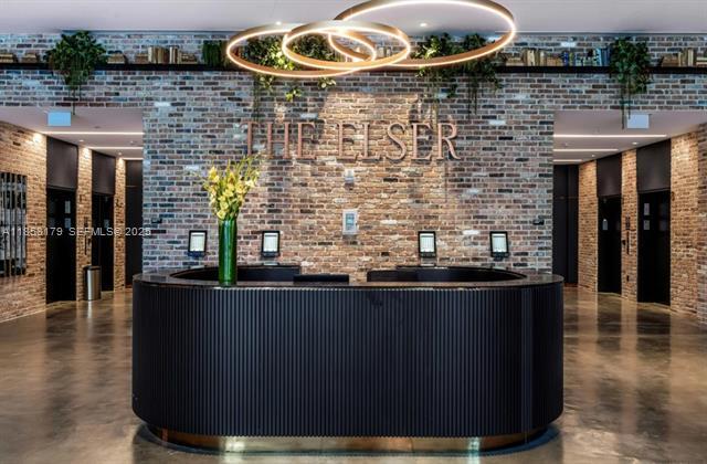 Building Photo - 398 NE 5th St