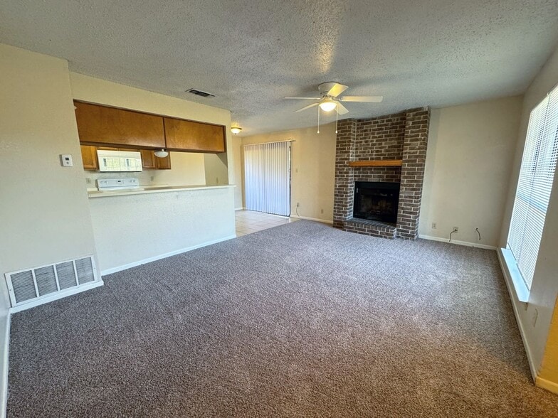 Building Photo - 1701 Cedarview Cir