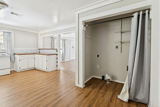 Building Photo - 111 Lazy Trail