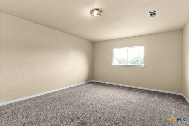Building Photo - 118 Lone Shadow Dr
