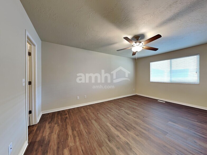 Building Photo - 1190 Inverness Dr